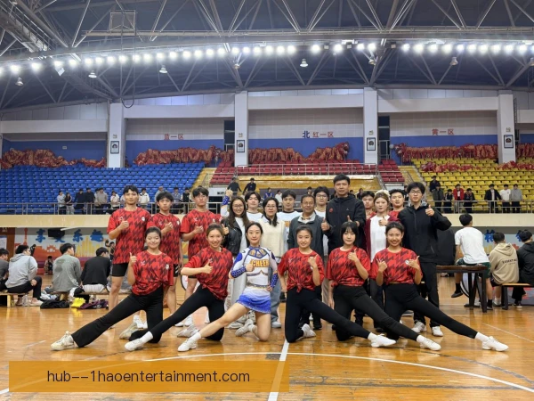 球迷持股俱乐部学院比赛风格，青训烙印明显